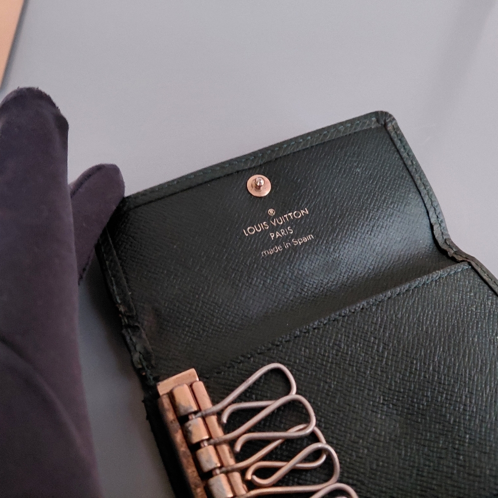 Louis Vuitton Olive Green Key Holder Wallet - Picture 5 of 9